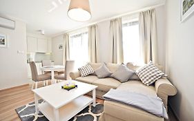 Deluxe Modern Apartment Victoria Residence By Grand Apartments